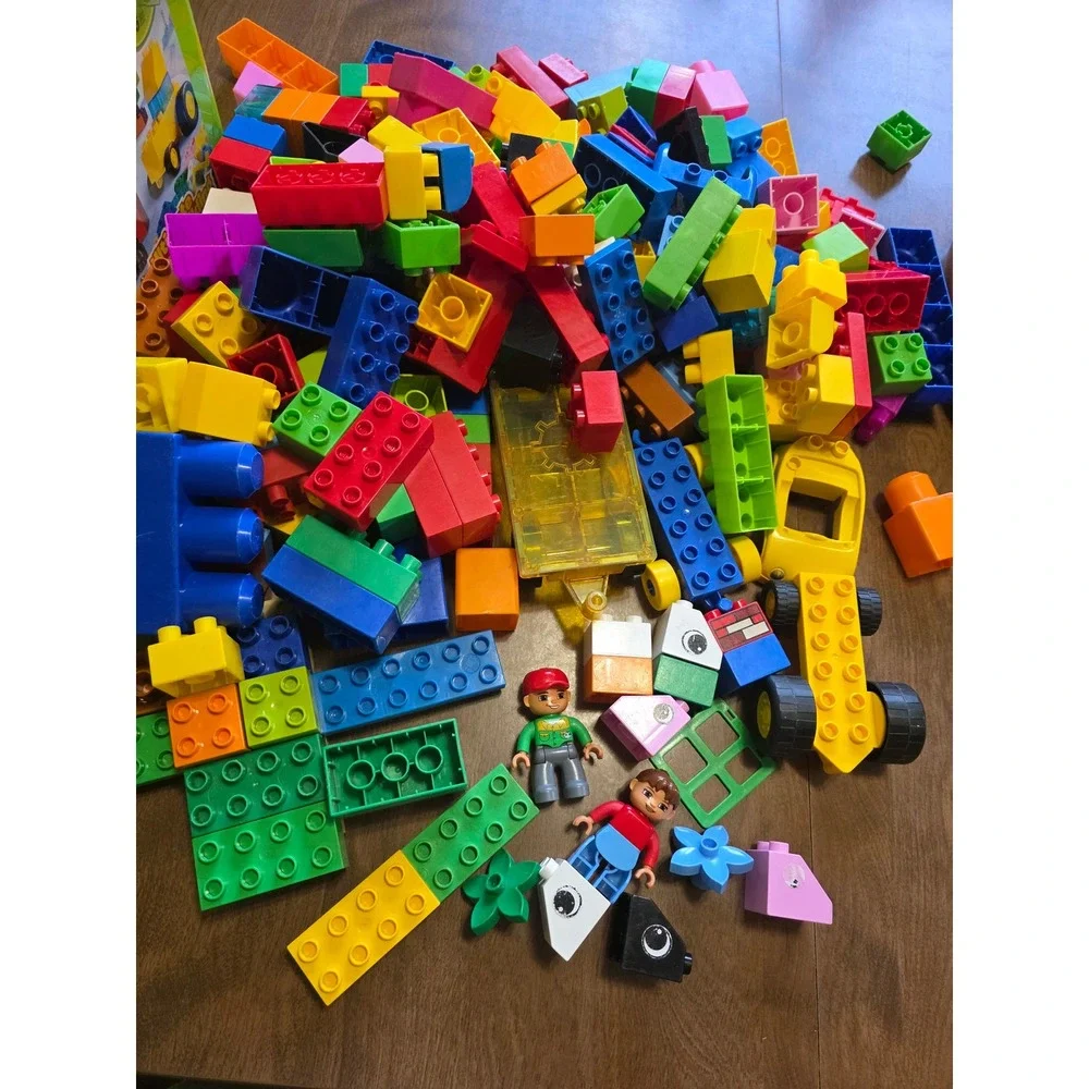 LEGO Duplo 5488 Ultimate Farm Building Set 101 Pieces with Storage Bin 2-5 Years